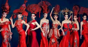 中国红模特走秀